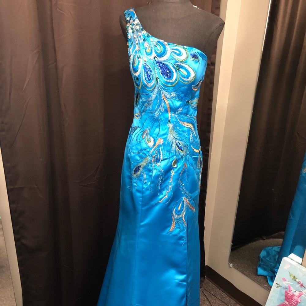 Gorgeous Turquoise Formal Gown by Partytime